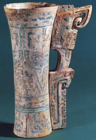 妇好墓中出土的商代嵌绿松石象牙杯 妇好墓中出土的商代嵌绿松石象牙杯